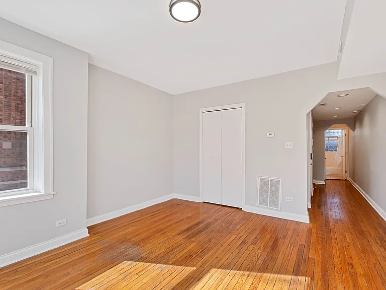 7150 S Cornell Ave #1E — Photo 5