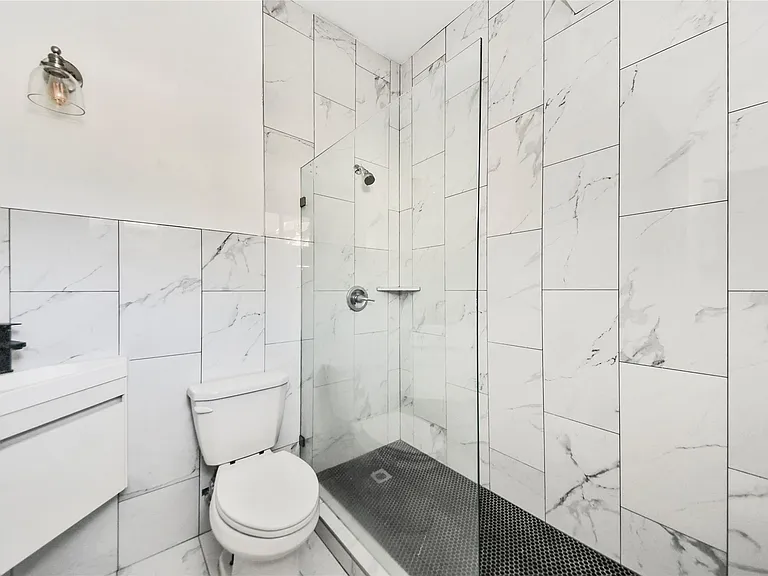 4720 McKinney St — Photo 12