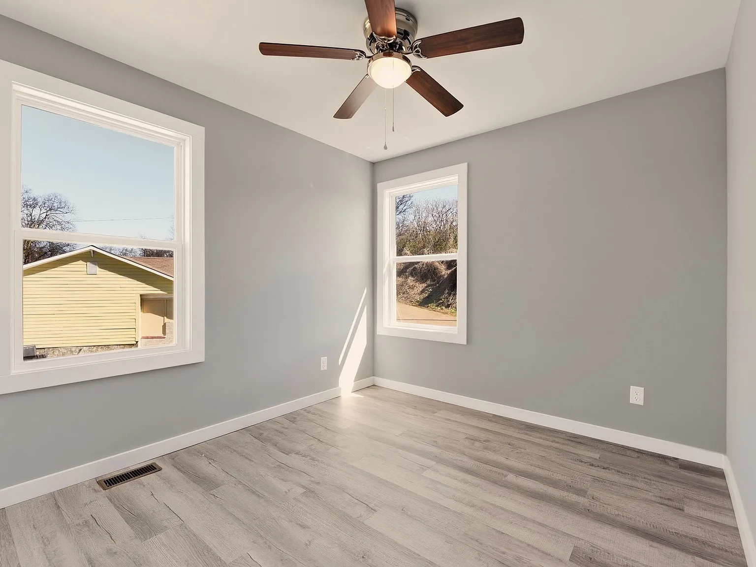 3 bed, 2.5 bath, 1150 sqft, $2,000 — Photo 3