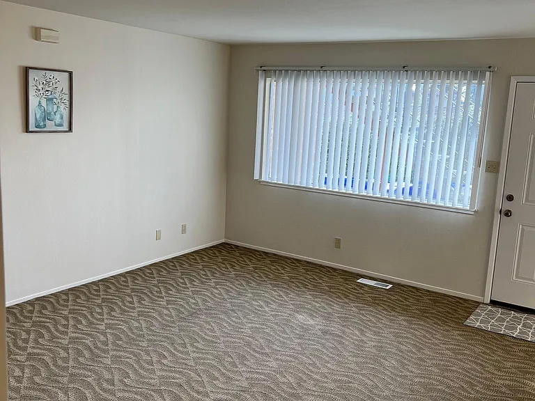 5900 Jefferson Ave — Photo 17