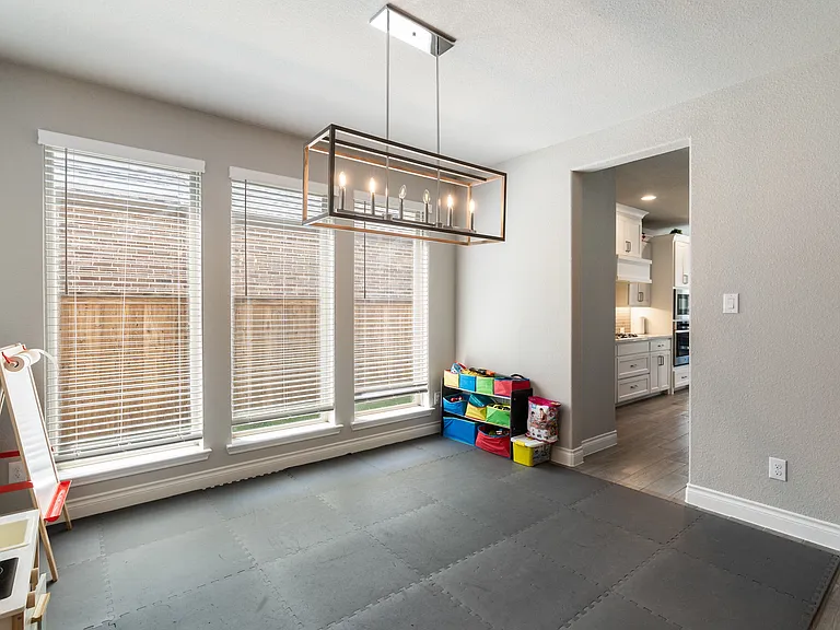 740 Dover Dr — Photo 15