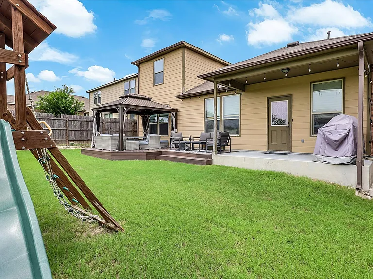 7013 Armagh Dr — Photo 38