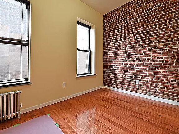 5th image of 122 Orchard St APT 22