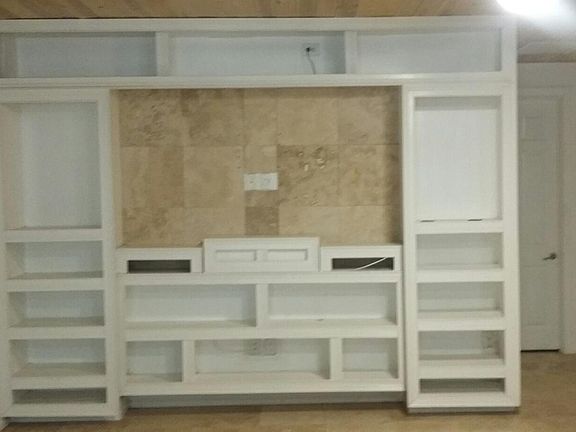 Built in bookcase/entertainment center