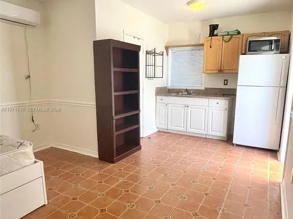 1601 NE 175th St #2, Miami, FL 33162