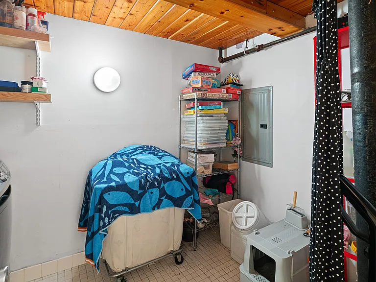 1027 Arch St #207 — Photo 15