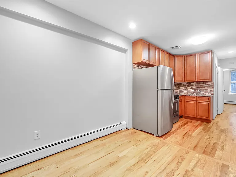 523 Adams St #1L — Photo 5