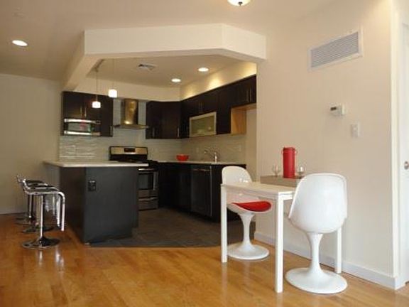 4th image of 3132 38th St