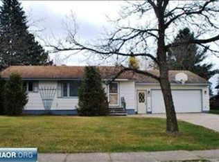 32 Evergreen Ln, Babbitt, MN 55706