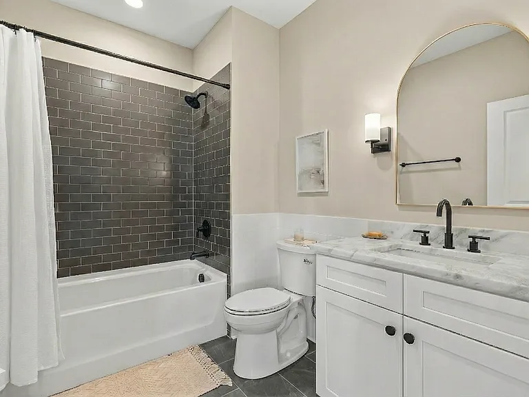 3rd Bath 1 - First Floor