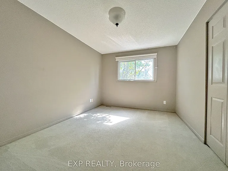 23 Haskell Cres — Photo 20