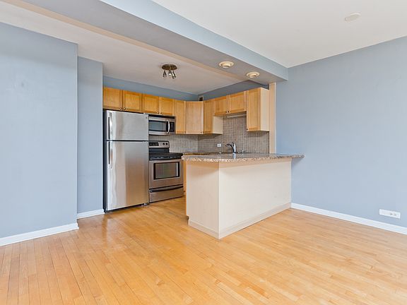 4th image of 1360 N Sandburg Ter APT 703