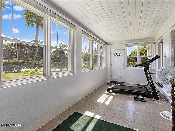 4th image of 705 13th Ave N #1
