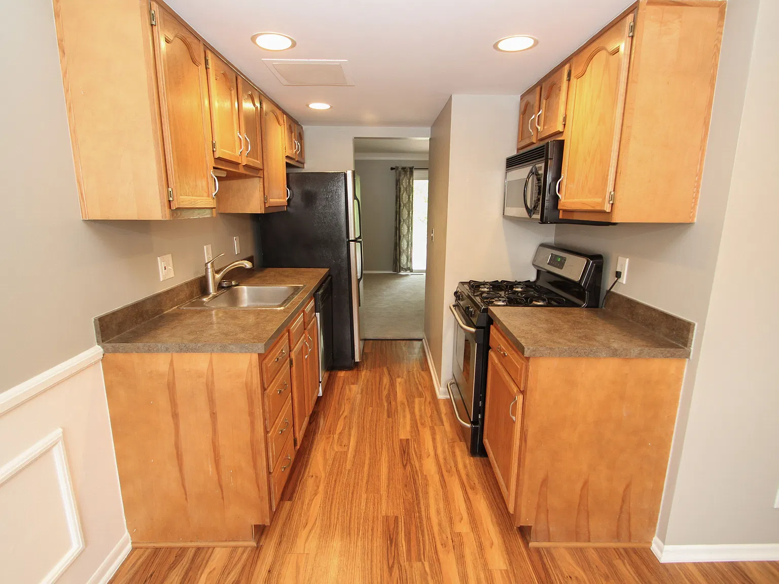 2 bed, 1.5 bath, 1100 sqft, $2,150 — Photo 4