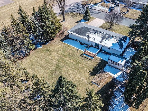2nd image of 2700 Sunset Ln