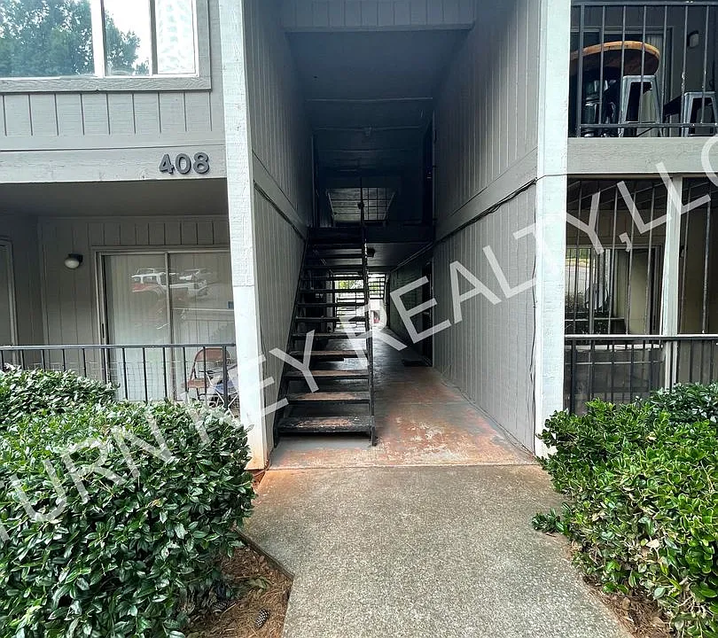 408 Skyview Dr #B