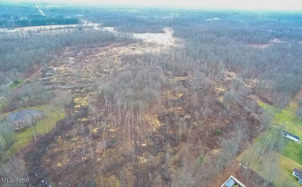 2nd image of Old Colony Rd NW