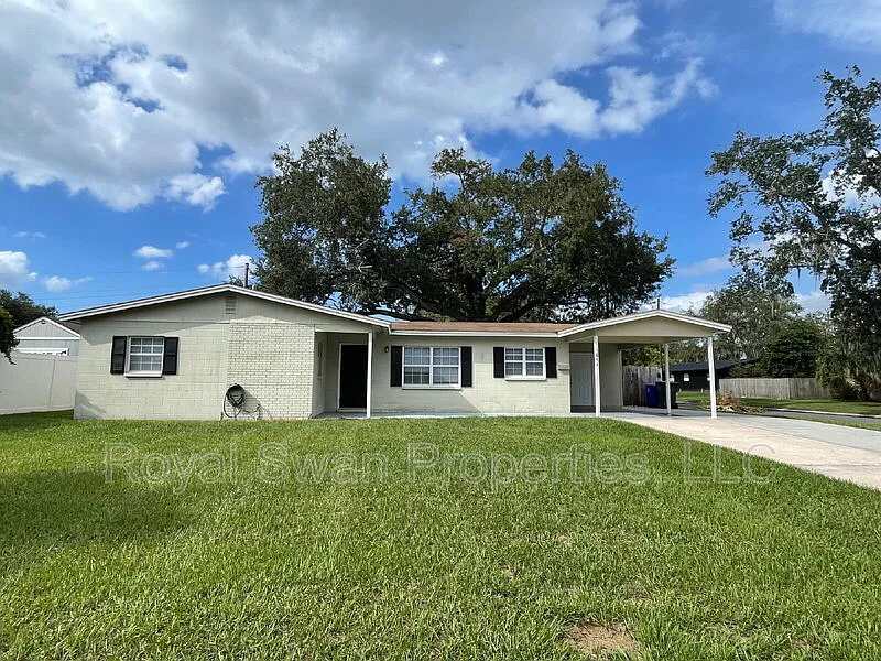 3 bed, 2.0 bath, 1446 sqft, $1,895 — Photo 2