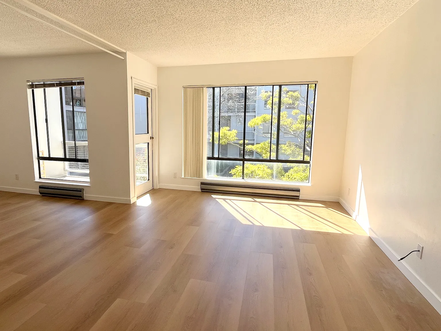 Studio, 432 sqft, $2,150 — Photo 2