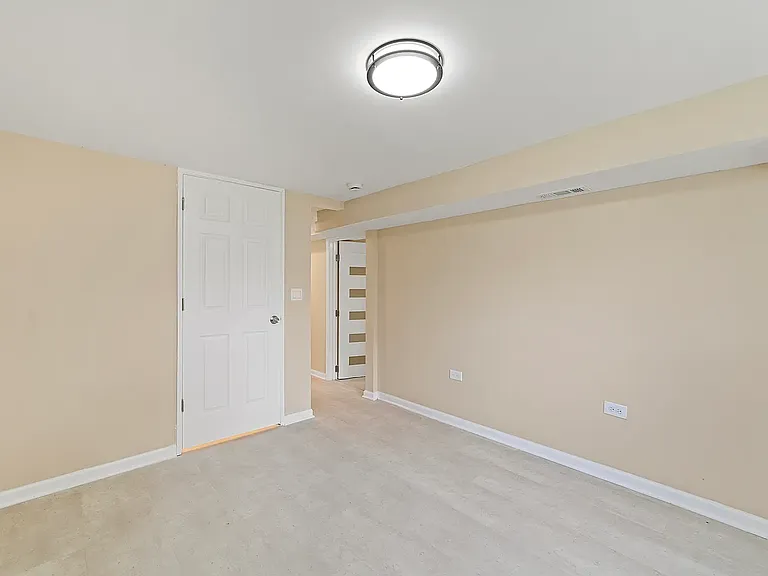 4819 W Superior St — Photo 17
