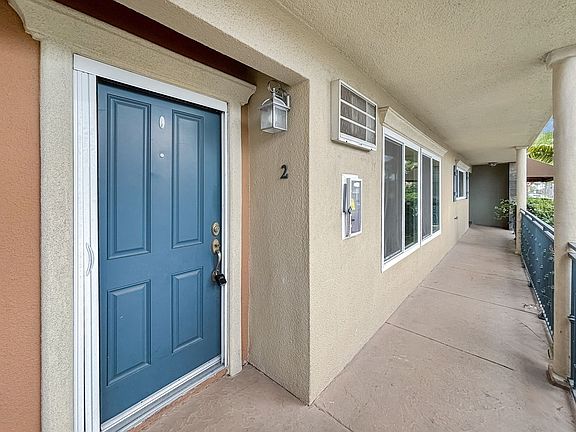 2nd image of 1233 22nd St Unit 2