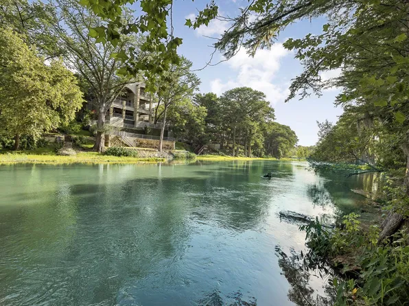 1121 Bradstreet, Canyon Lake, TX 78133