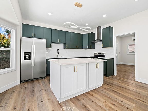 4th image of 548 E 14th St