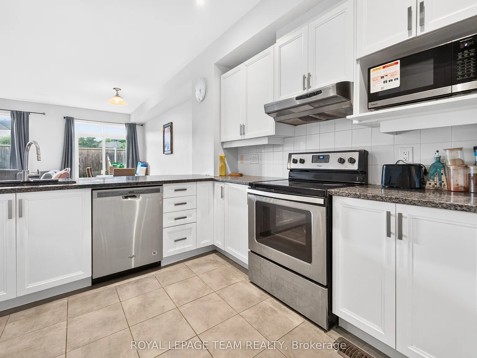 3 bed, $2,850 — Photo 4