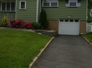 125 Maryknoll Rd, Metuchen, NJ 08840