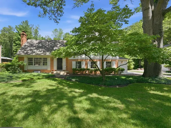 11825 Goya Dr, Potomac, MD 20854