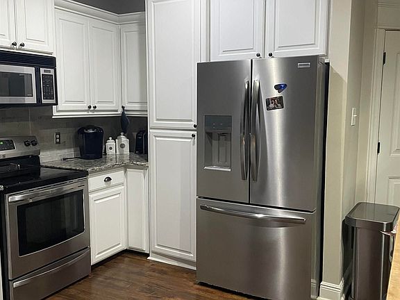 4th image of 9089 Willow Point Dr