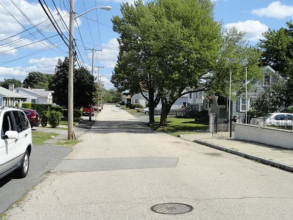 5th image of 251 Woodward Ave