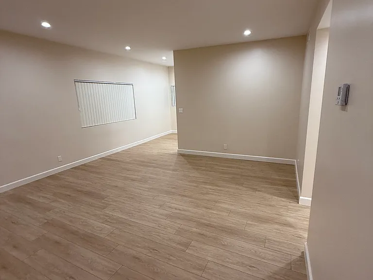 378 W Wilson Ave — Photo 6