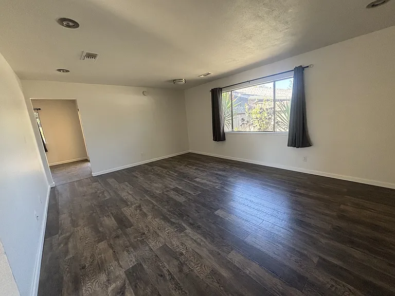 2220 Jeanine Dr — Photo 6