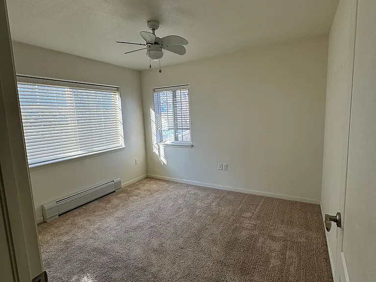 560 River View Dr #702 — Photo 7