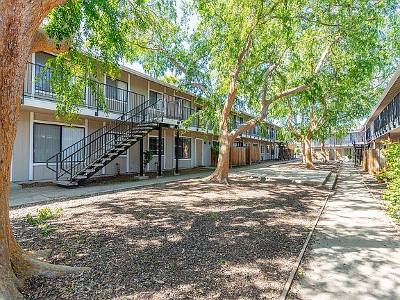 2nd image of 654 Lucille Ave APT 101