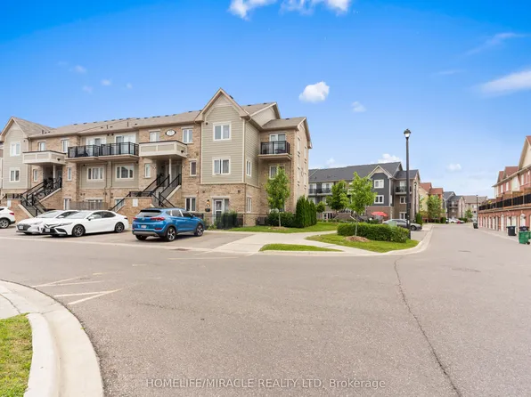 250 Sunny Meadow Blvd #312, Brampton, ON L6R 3Y7