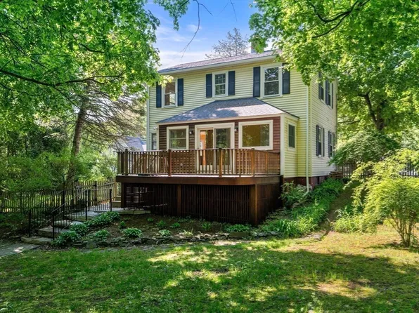 1231 Pleasant St, Worcester, MA 01602