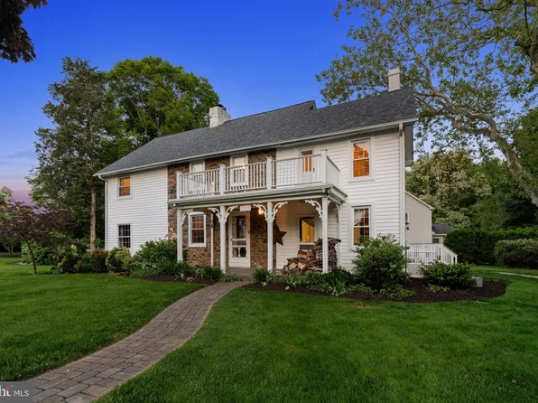 5 Richards Dr, Wilmington, DE 19810