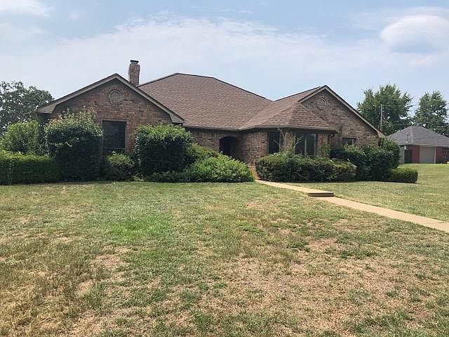 1st image of 1301 Oakwood Ln