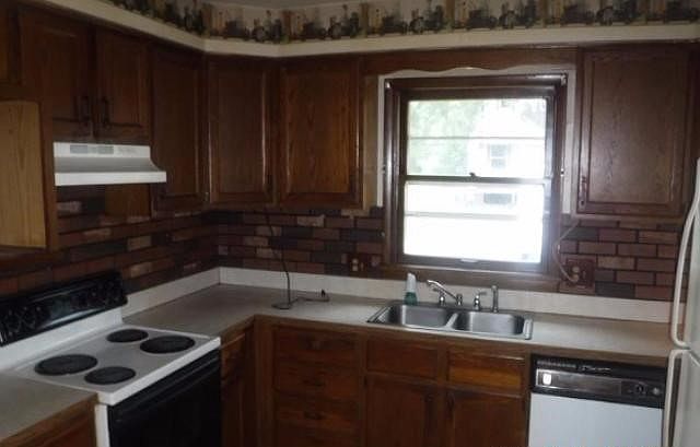 2nd image of 206 Pocantico Ave