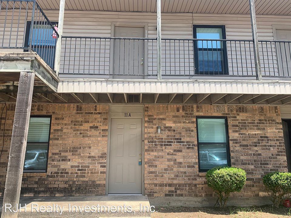 1st image of 1901 E Lindsey St APT 11A