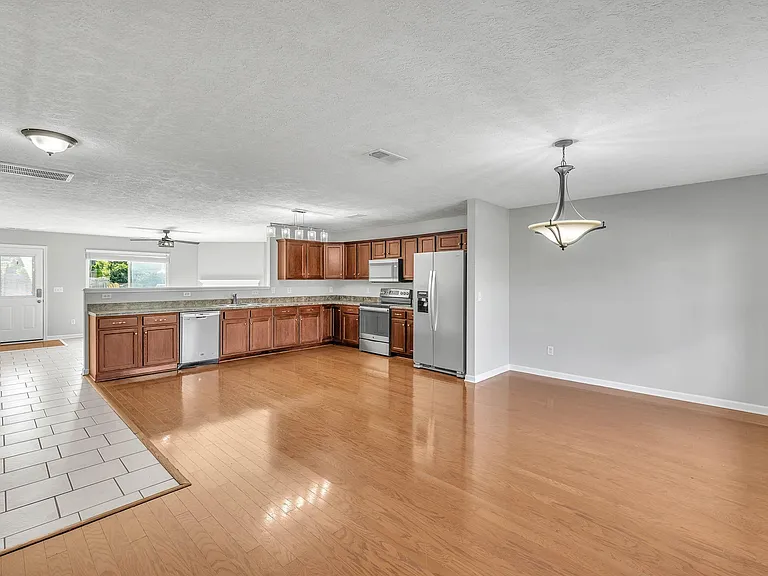 3418 Blaze Dr — Photo 25