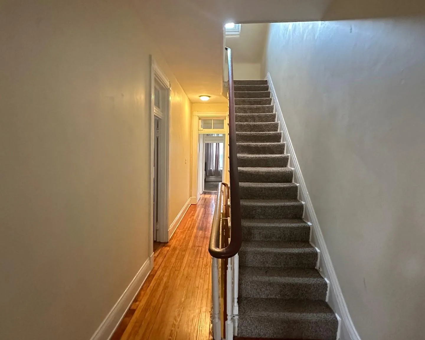 6 bed, 2318 sqft, $4,650 — Photo 3
