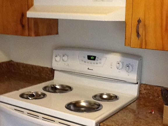 3rd image of 19461 Hillsdale Dr