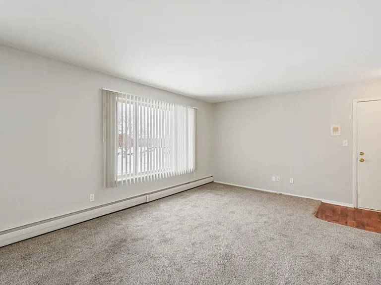 Cherry Hill Village Apartments - Dearborn Heights, MI — Photo 34