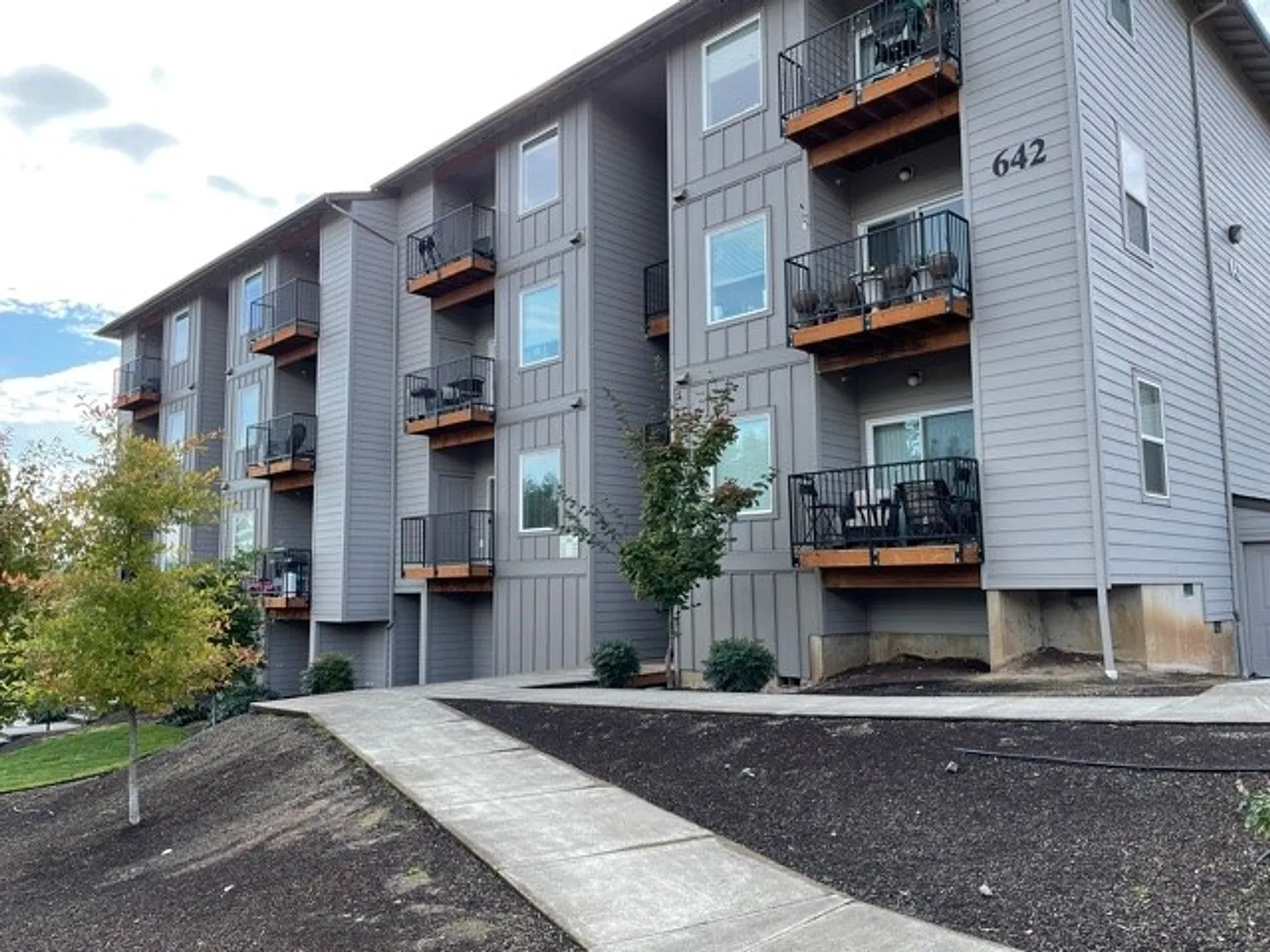River Valley Terrace — Photo 4