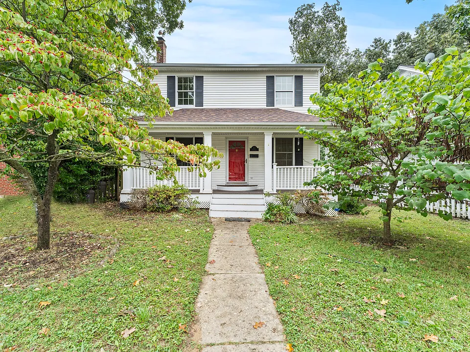 217 Oak Ln SW