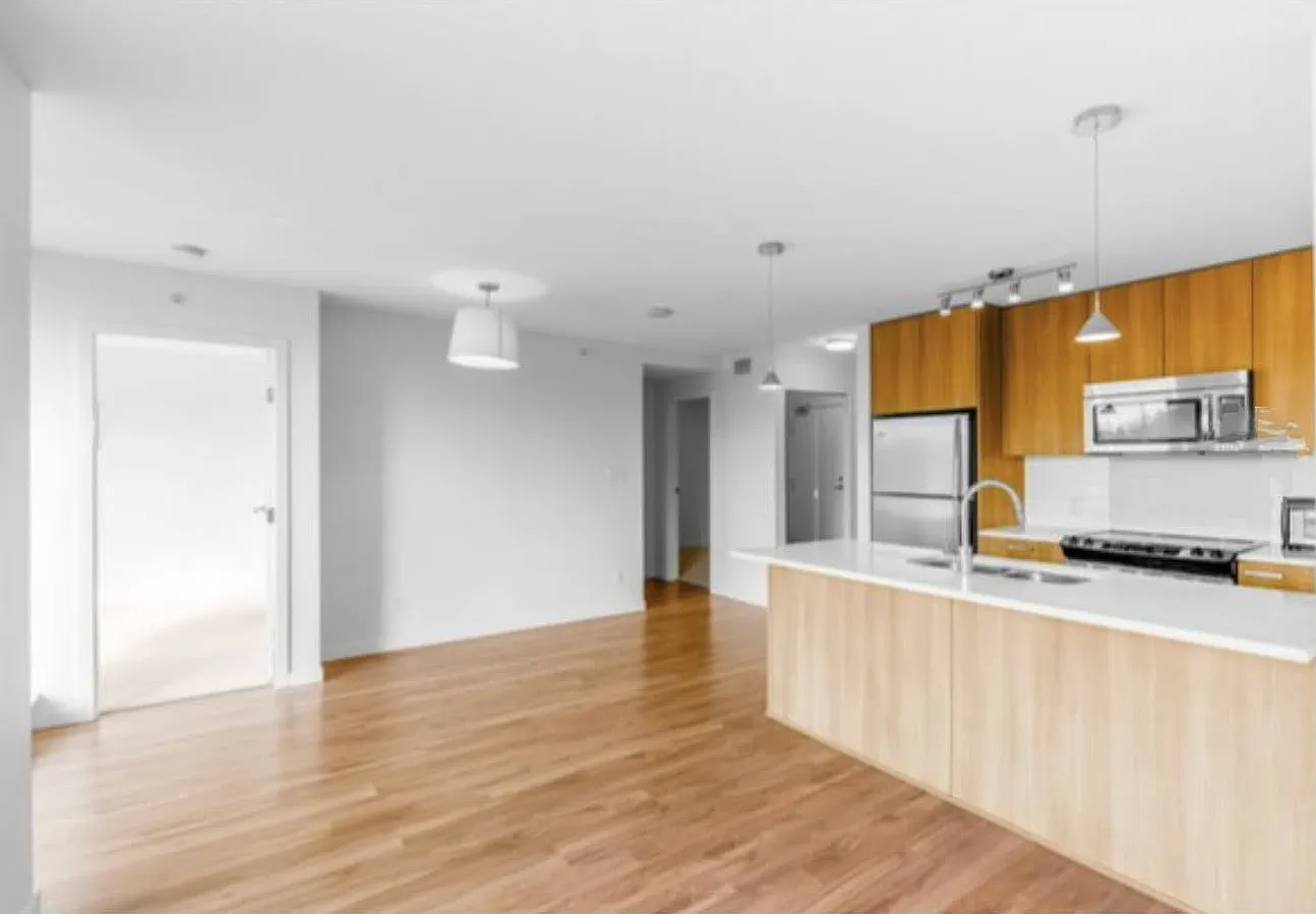 2 bed, 750 sqft, $2,100 — Photo 3