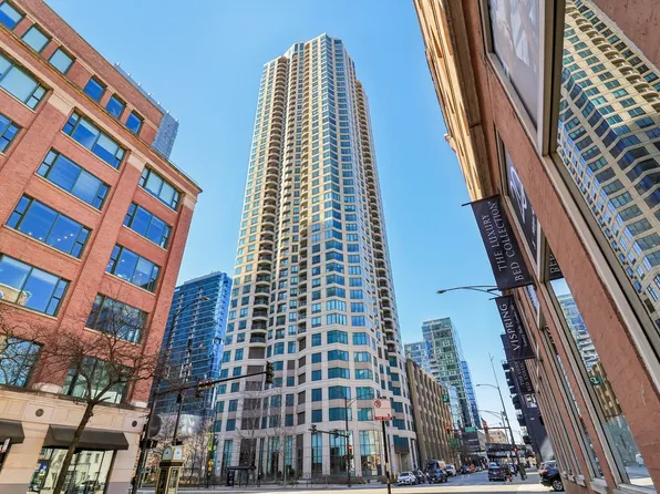 400 N La Salle Dr APT 2208, Chicago, IL 60654